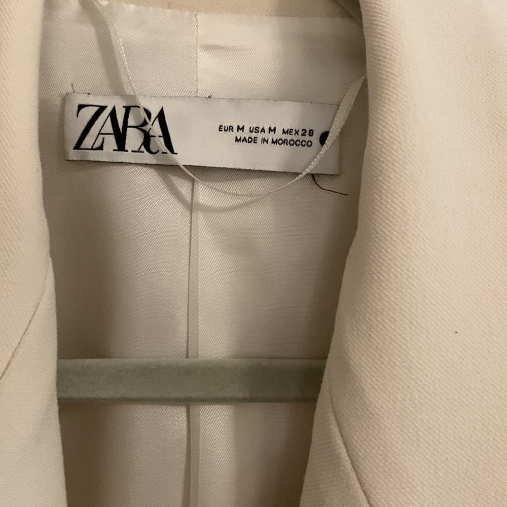 Blazer - Picture 5 of 7